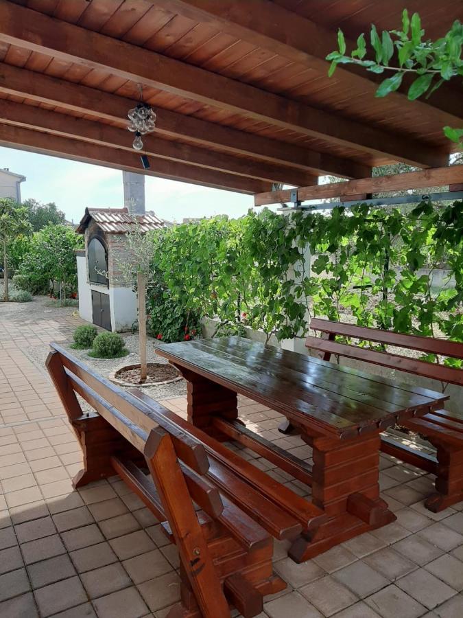 Apartment Maslina Biograd Na Moru Exterior foto