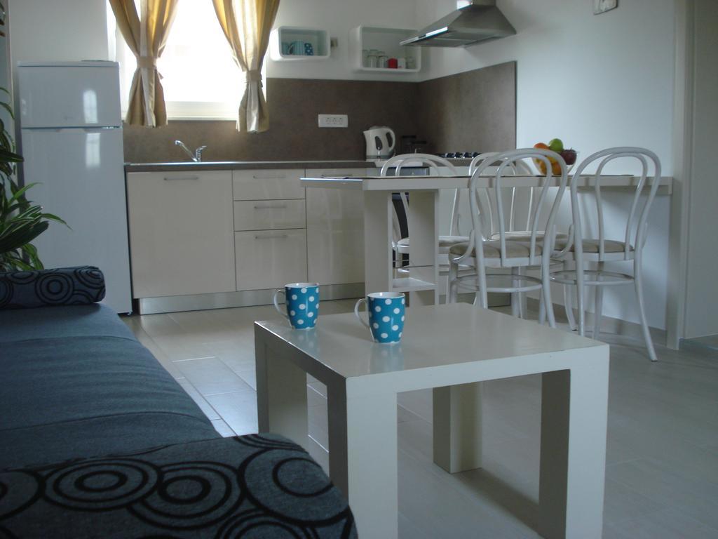 Apartment Maslina Biograd Na Moru Habitación foto